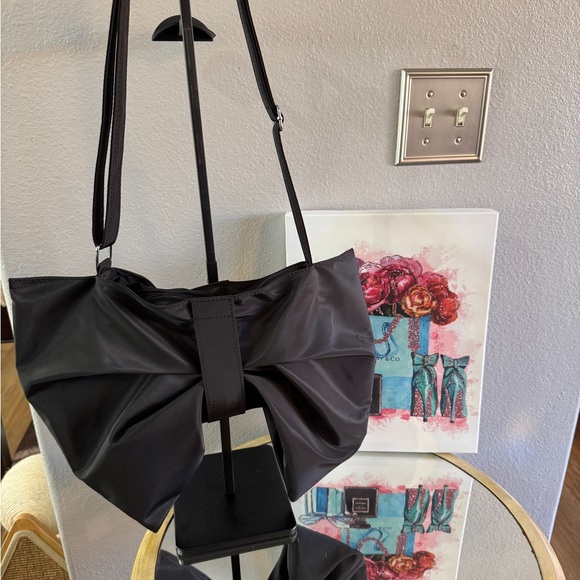 Elegant Black Bow Tote Bag - Picture 1 of 5